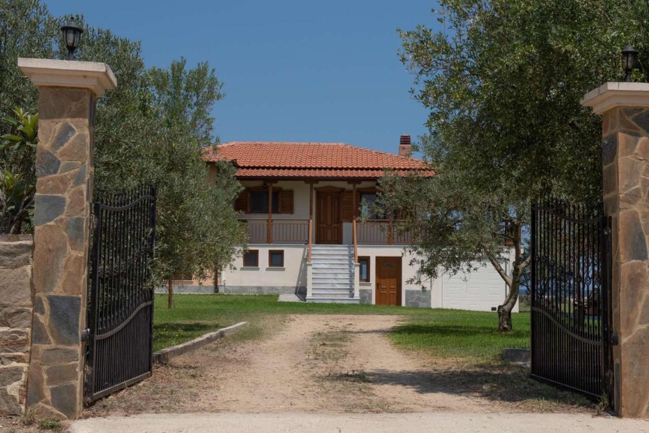 Villa Ilyos อิเอริสโซส ภายนอก รูปภาพ